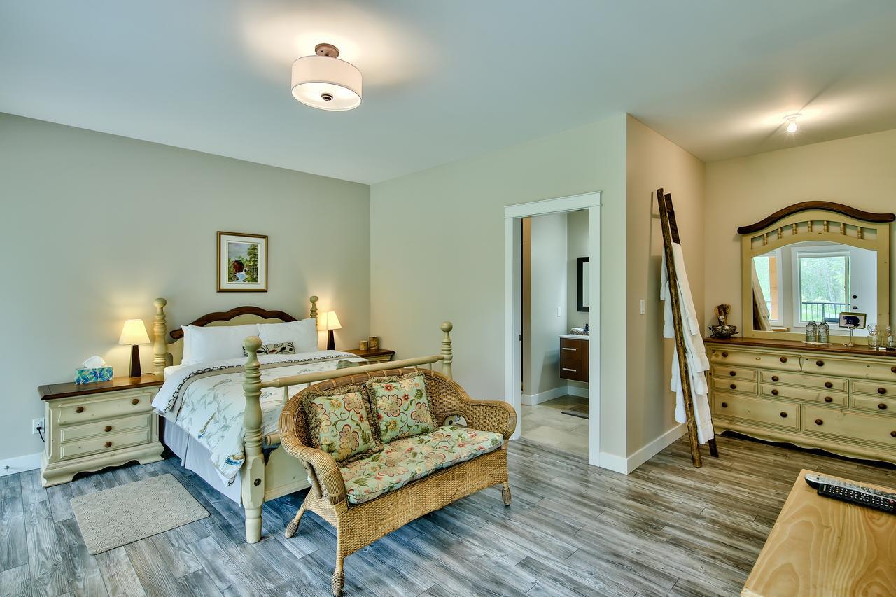 Peaks Bed And Breakfast Sun Peaks Exterior foto